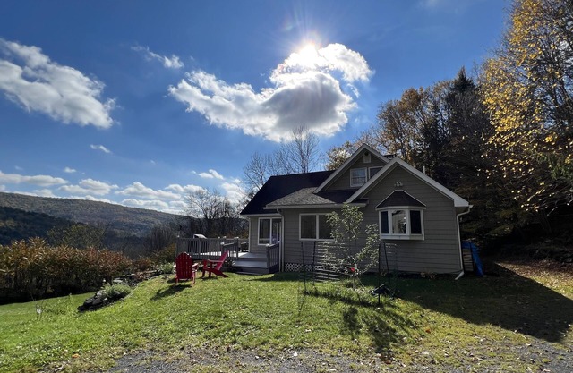 Moonrise Mountain House, Catskills Retreat