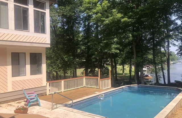 MoonStar Lodge 2BD/2BA - Lake Oconee - Pool & Dock!