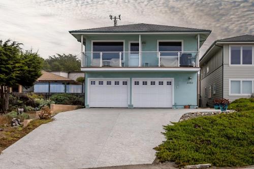Moonstone Beachfront Escape