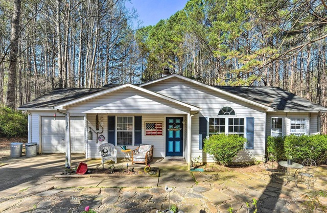 Mooresville Vacation Home w/ Gas Grill!