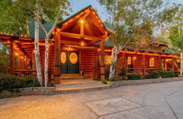 Moose & Bear Cabin at Timpanogos