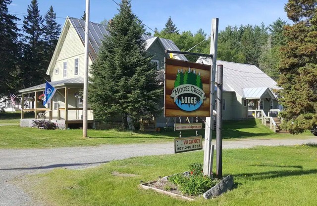 Moose Creek Lodge Great for Large Groups!