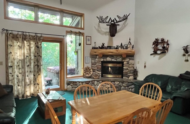 "Moose Hollow" bei den Red Lodge Mountain Country Club Estates (Creekside Unit # 6C)