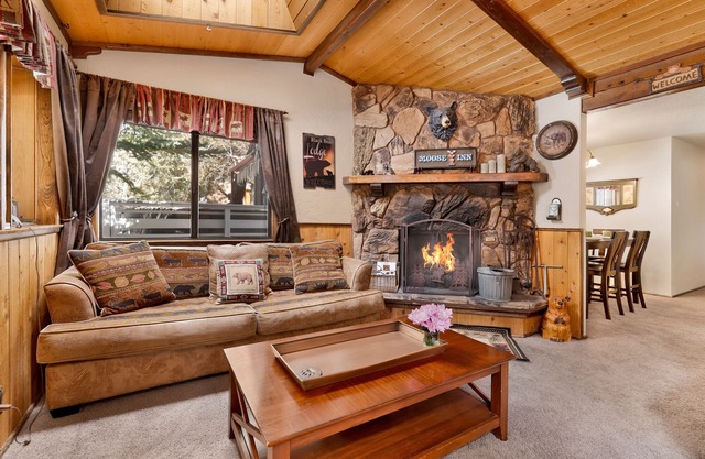 * COSY EQUIPPED BEAR MTN RETREAT ~ Zu Fuß zum Zoo / Golf ~