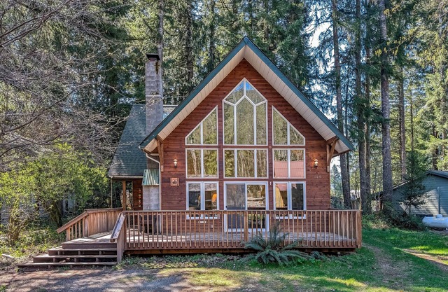 Moose Manor | Hot tub | 3 Bed, 2 Bath