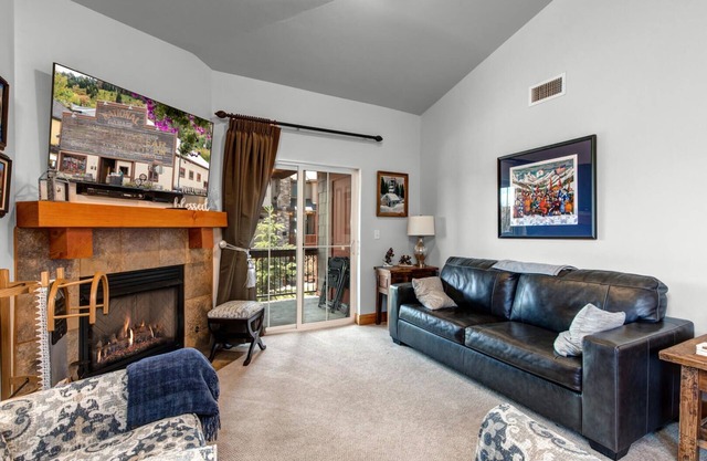 Moose Mgmt at Bear Hollow 4403 Top Floor-Pool-Hot Tub-Free Shuttle-Clubhouse
