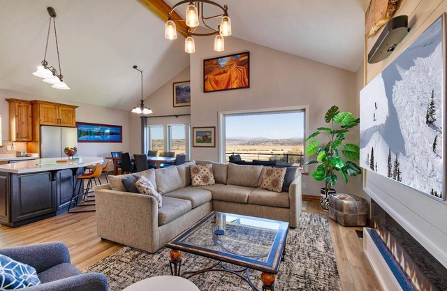 Moose Mgmt at Bear Hollow 5500: King Bed-Pvt HotTub-Balcony w/ View & Grill-Wifi