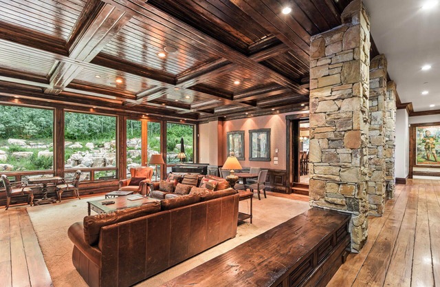 Moose Mgmt at White Pine 129: Pvt Estate-Pvt HotTub & Home Theater-Mountain view