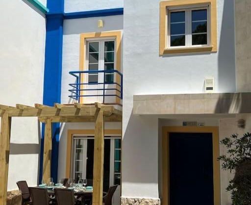 Moradia V3 na Urbanização Praia Verde