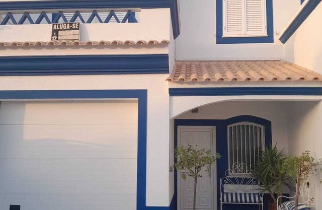 Moradia V3 com Piscina - Vila Nova de Cacela