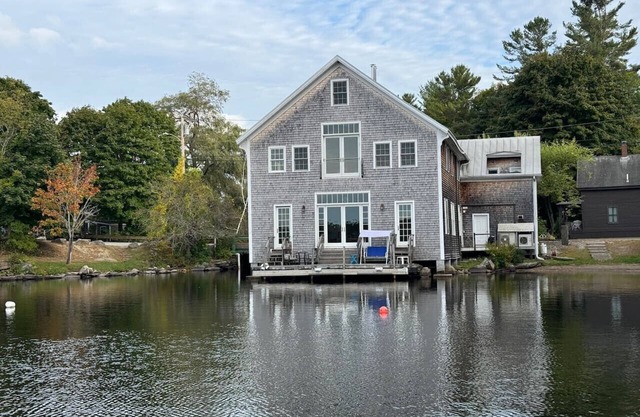 More Boathouse than Lakehouse