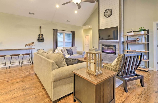 Morganton Retreat w/ Access to Beach & Trails