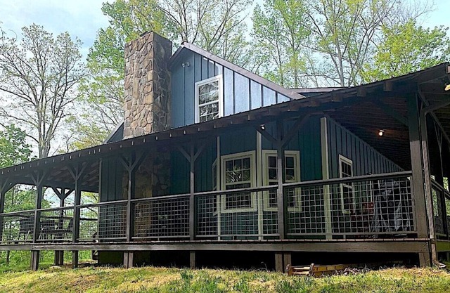 Morning Star Hideaway ist ein rustikaler Country Cabin Wunderland im Wald