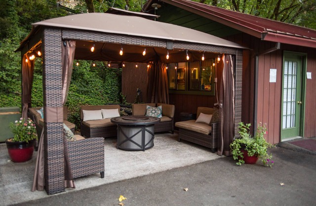 Morrison's Rogue River Lodge