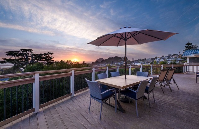 Herbst-Sonderangebot! Morro Bay Heights Home mit herrlichem Blick auf das Meer und den Rock!