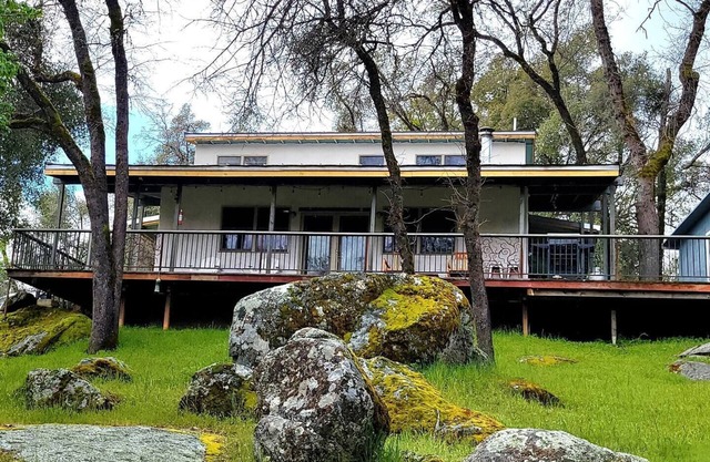Mossyrock Strawbale House - Near Yosemite & Town