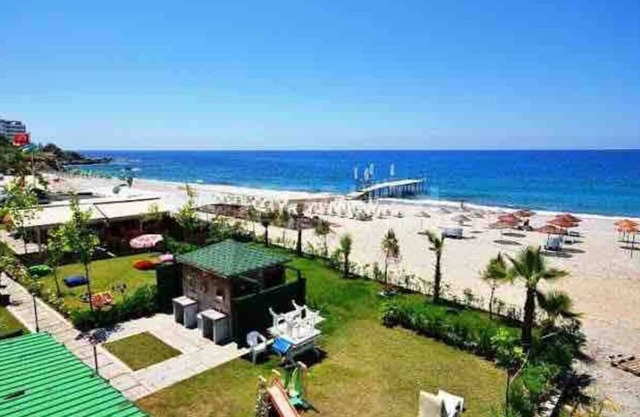 Most Luxury vip Penthouse direct front sea view