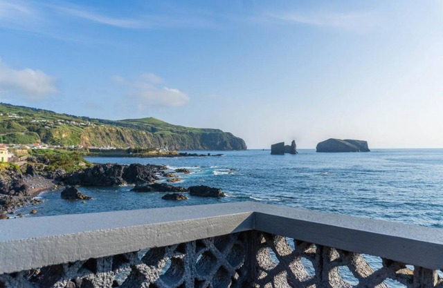 Mosteiros Natural Pool House