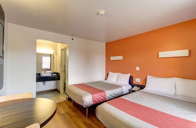 Motel 6 Amherst, OH - Cleveland West - Lorain