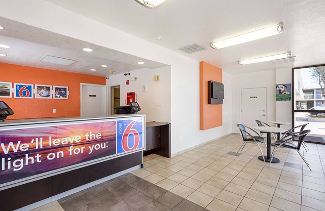 Motel 6 Baton Rouge, LA - Southeast