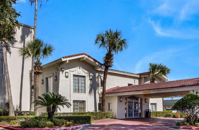 Motel 6-Baytown, TX - Garth Rd