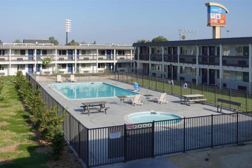Motel 6-Claremont, CA