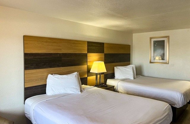Motel 6 Cross Lanes, WV - Goff Mountain Rd