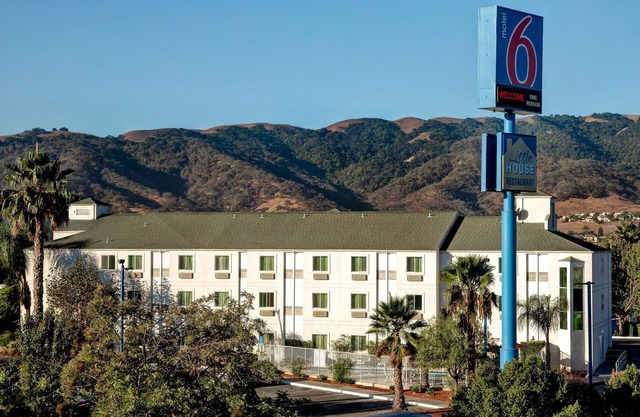 Motel 6 Gilroy, CA