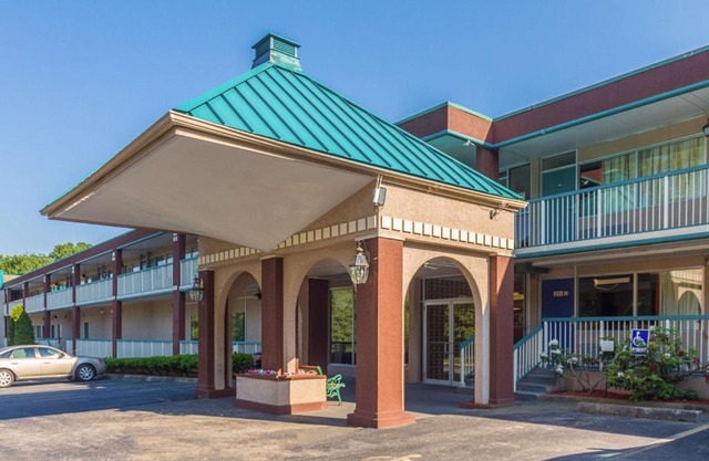 Motel 6-Groton, CT - Casinos nearby