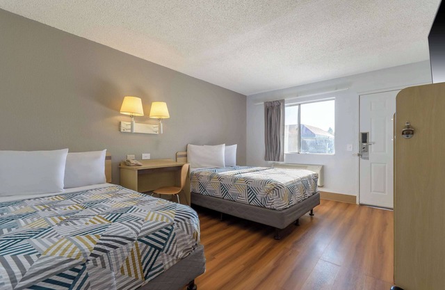 Motel 6 Hayward, CA – Silicon Valley Gateway