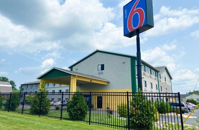 Motel 6 Lancaster