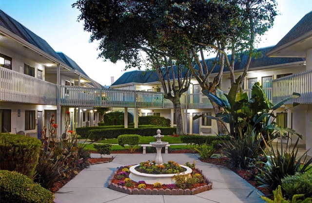 Motel 6 Marina, CA - Monterey