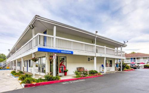 Motel 6-Medford, OR - North
