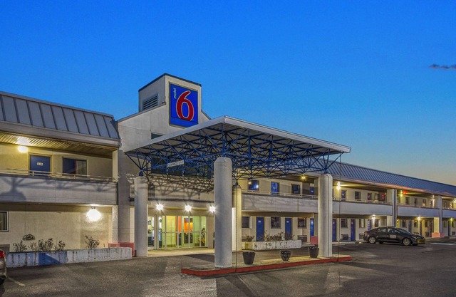 Motel 6 North Ridgeville, OH - Cleveland Intl Airport - N Ridgeville