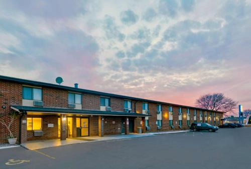 Motel 6-Oak Creek, WI
