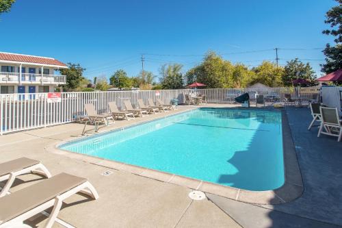 Motel 6-Redding, CA - South