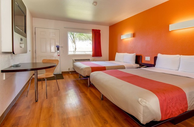 Motel 6 Riverside, CA - UCR East