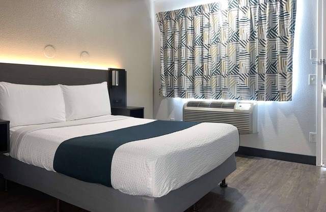 Motel 6 Tulare, CA
