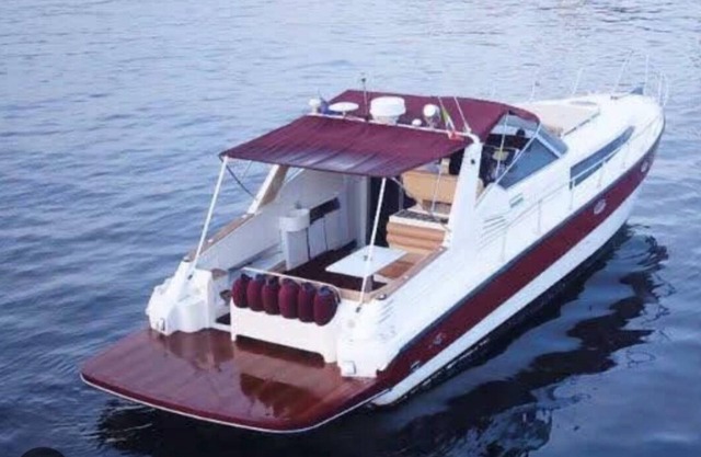 Motor boat 36ft huge sundeck