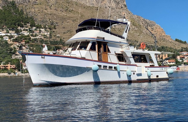 Motor Yacht Luise boat&breakfast - marina on the beach of San Vito lo Capo