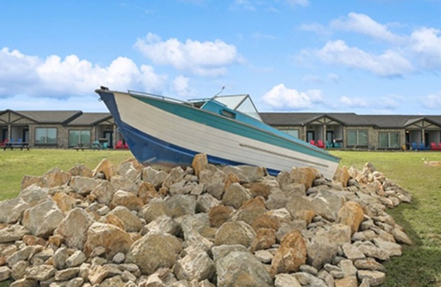 MotorBoat Inn Suite 4