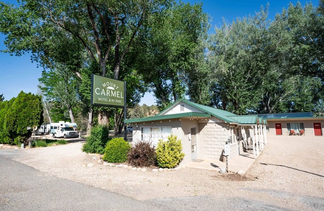 Mount Carmel Motel & RV Near Zion NP Bryce Room