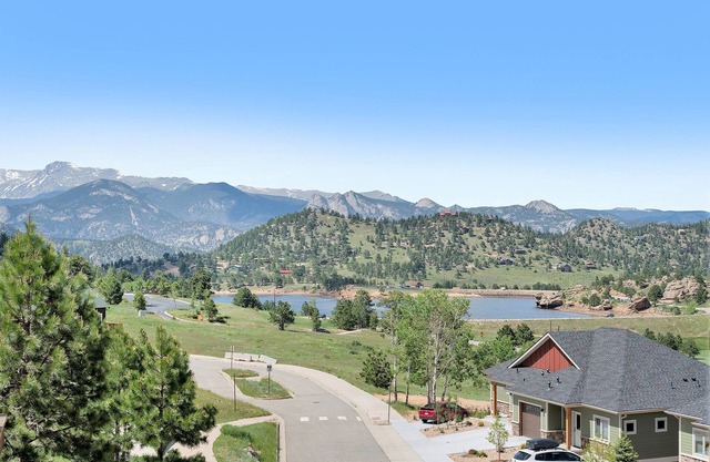 Mount Chiquita 10A - 2 Br Condo with Private Hot Tub - Lake and Mountain Views