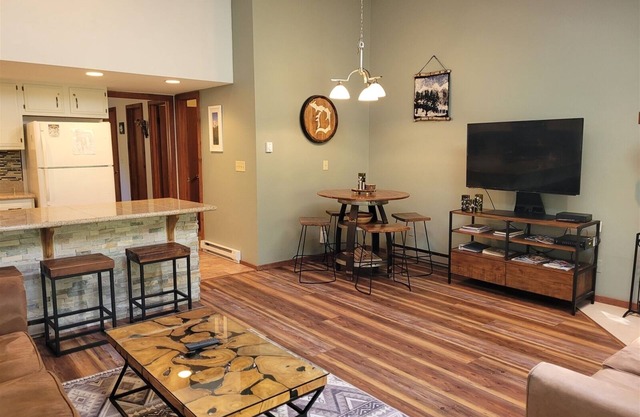 2 Schlafzimmer Frisco Main St Condo, befindet sich an der kostenlosen Buslinie und in der Nähe von Restaurants