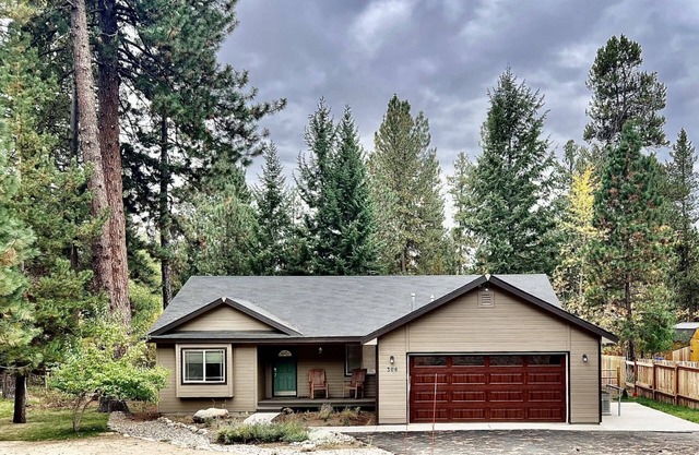 Mountain Air & Comfort | Lovely Backyard Amongst the Pines w/ BBQ & Covered Patio