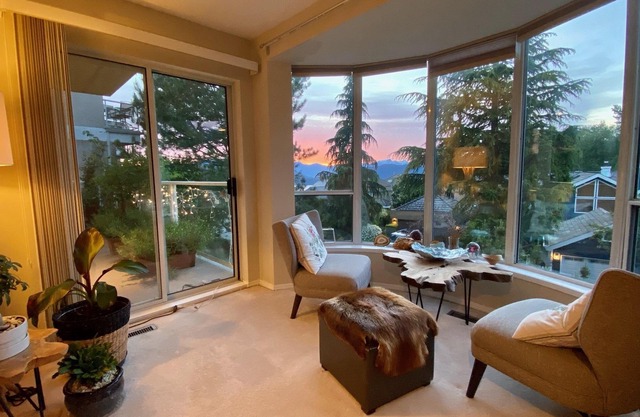Mountain and ocean view artful deco 5 bedrooms house