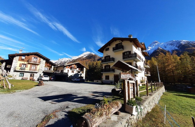 Ferienwohnung in den Bergen, hell und Panorama