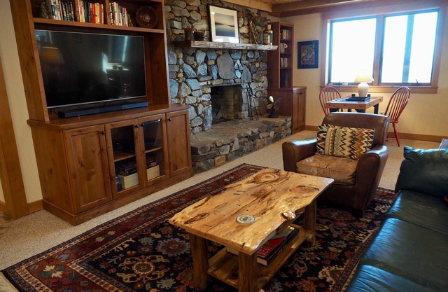 Mountain Cabin in Brevard, Private Apartment, Incredible Views, Close to town.