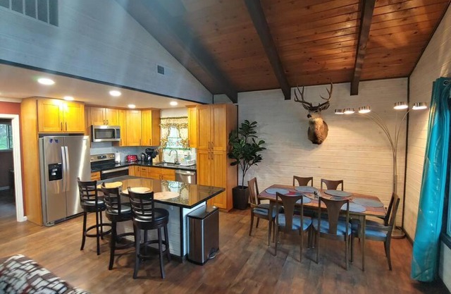 Mountain Cabin near Yosemite