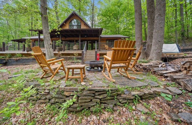 Mountain Cabin w/ Hot tub & Game Room
